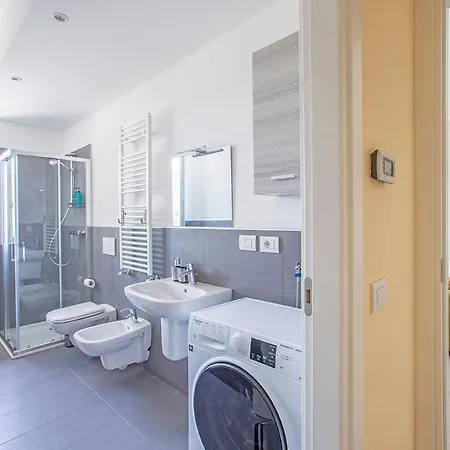 شقة Larius Apartment-residence With Pool On