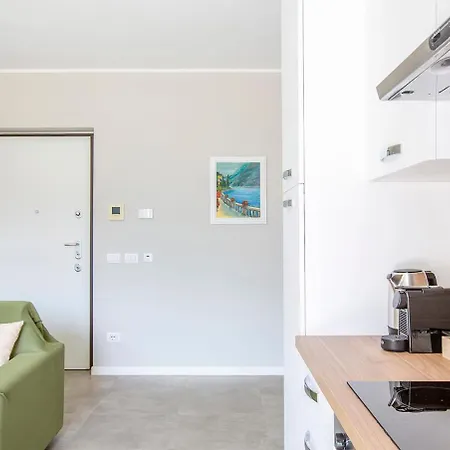 דירה Larius Apartment-residence With Pool On *