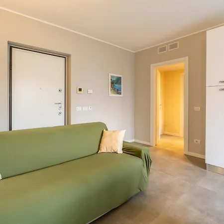 דירה Larius Apartment-residence With Pool On