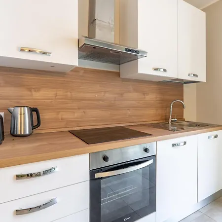 דירה Larius Apartment-residence With Pool On