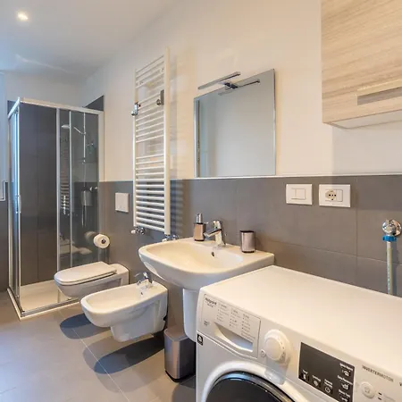 Larius Apartment-residence With Pool On דירה *