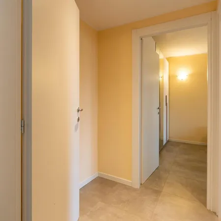 Larius Apartment-residence With Pool On דירה *